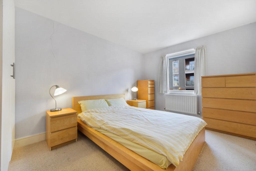 Canary Central – 1 Bedroom Apartment for Sale – £345,000 – Canary Wharf, London E14