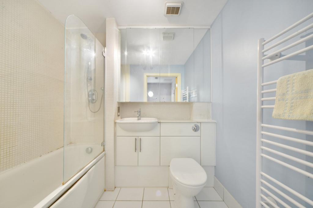 Canary Central – 1 Bedroom Apartment for Sale – £345,000 – Canary Wharf, London E14