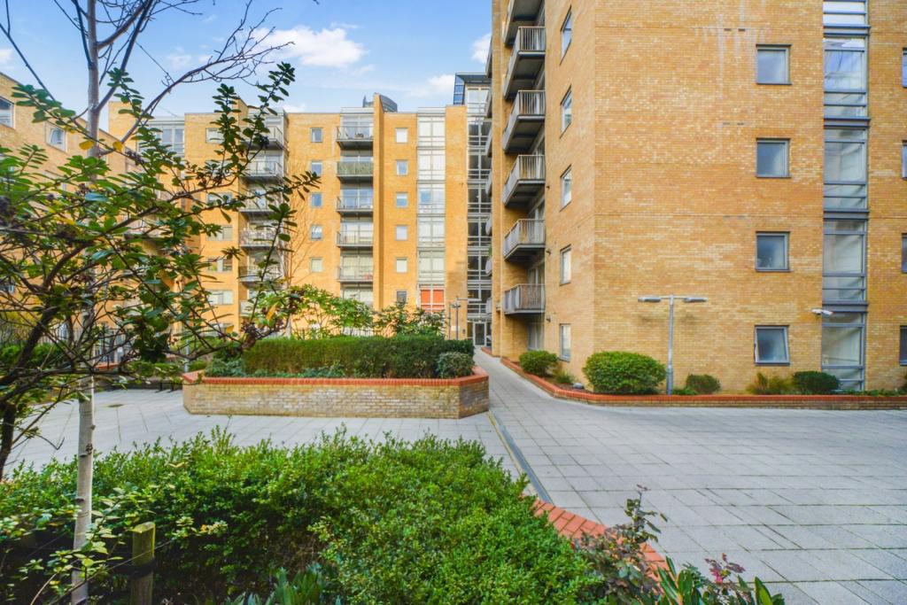 Canary Central – 1 Bedroom Apartment for Sale – £345,000 – Canary Wharf, London E14