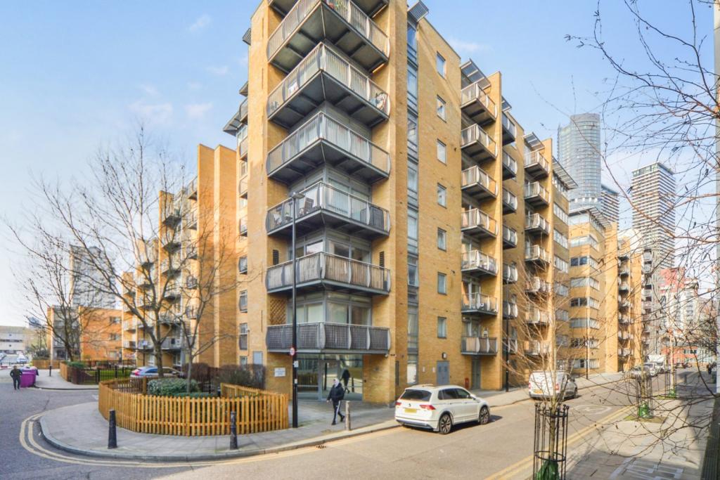 Canary Central – 1 Bedroom Apartment for Sale – £345,000 – Canary Wharf, London E14