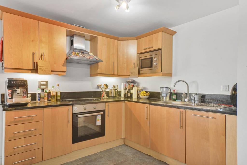 Canary Central – 1 Bedroom Apartment for Sale – £380,000 – Canary Wharf, London E14