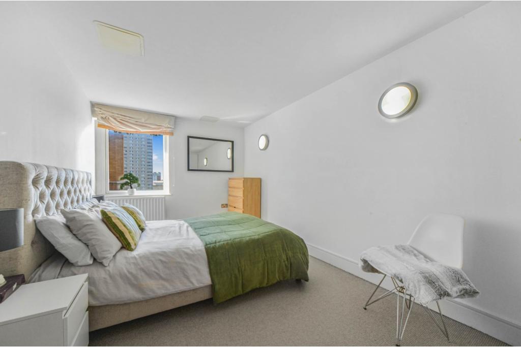 Canary Central – 1 Bedroom Apartment for Sale – £380,000 – Canary Wharf, London E14