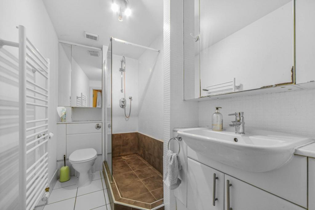 Canary Central – 1 Bedroom Apartment for Sale – £380,000 – Canary Wharf, London E14