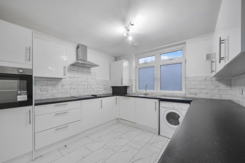 Glengarnock Avenue – 3 Bedroom Apartment for Sale – £400,000 – Isle of Dogs, London E14