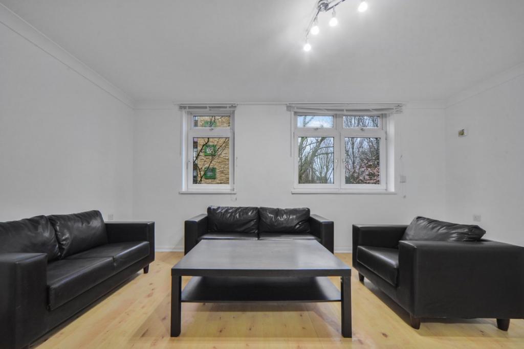 Glengarnock Avenue – 3 Bedroom Apartment for Sale – £400,000 – Isle of Dogs, London E14