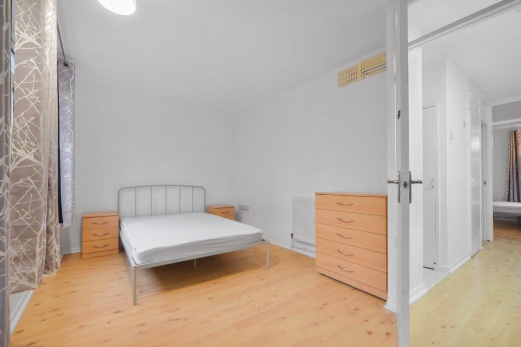 Glengarnock Avenue – 3 Bedroom Apartment for Sale – £400,000 – Isle of Dogs, London E14