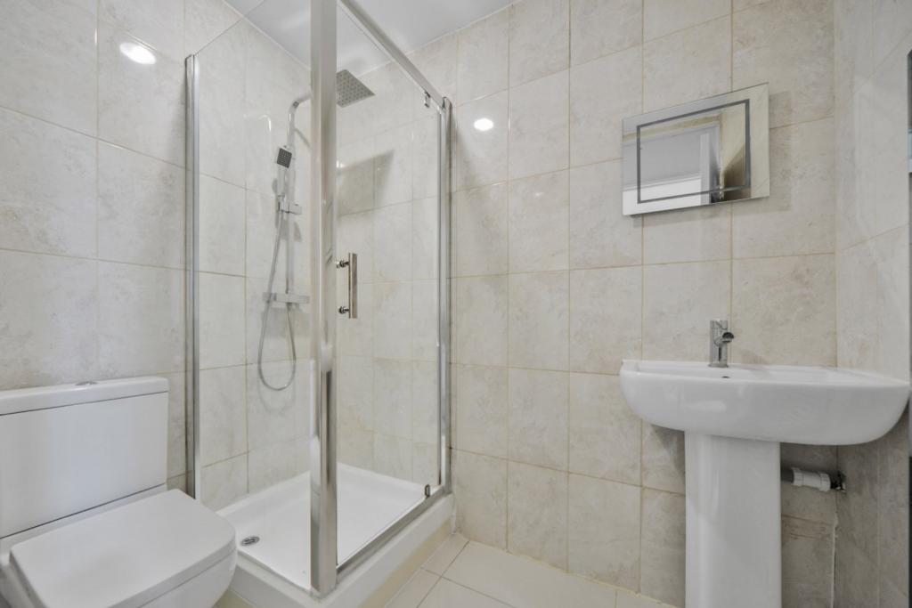 Glengarnock Avenue – 3 Bedroom Apartment for Sale – £400,000 – Isle of Dogs, London E14