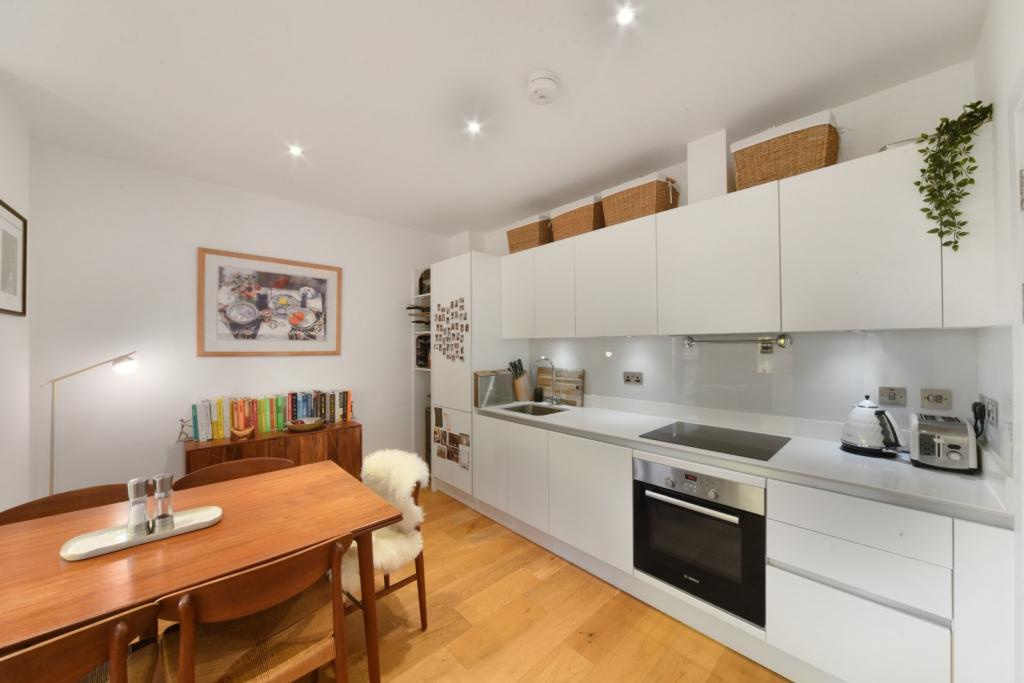 Waleorde Road – 2 Bedroom Apartment for Sale – £500,000 – Southwark, London SE17