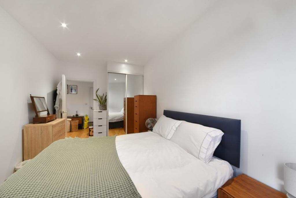 Waleorde Road – 2 Bedroom Apartment for Sale – £500,000 – Southwark, London SE17