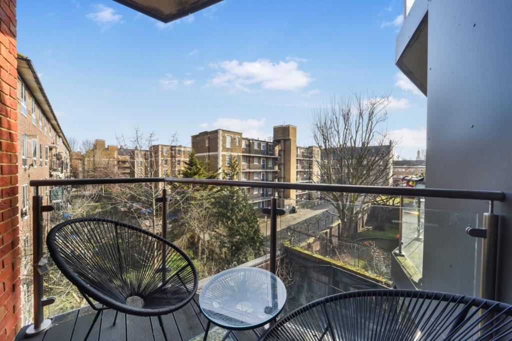 Waleorde Road – 2 Bedroom Apartment for Sale – £500,000 – Southwark, London SE17