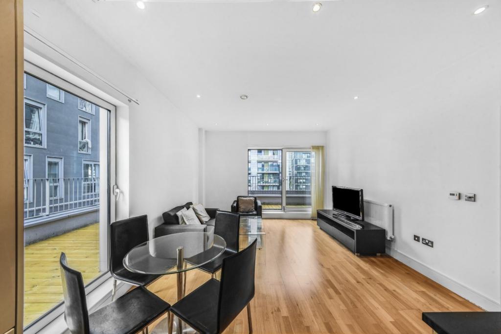 Indescon Square – 1 Bedroom Apartment for Sale – £390,000 – Canary Wharf, London E14