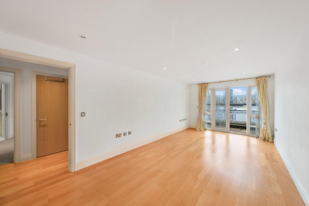 St Davids Square – 2 Bedroom Apartment for Sale – £550,000 – Isle of Dogs, London E14