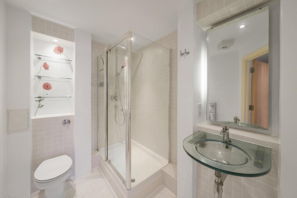 St Davids Square – 2 Bedroom Apartment for Sale – £550,000 – Isle of Dogs, London E14