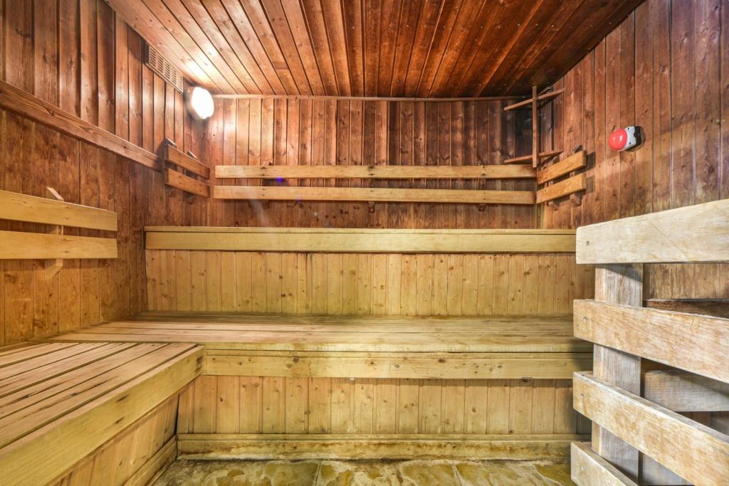 St Davids Square – 2 Bedroom Apartment for Sale – £550,000 – Isle of Dogs, London E14