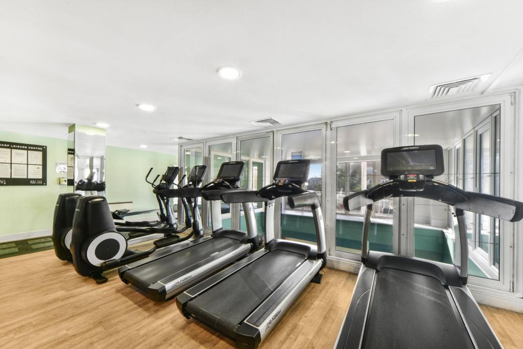 St Davids Square – 2 Bedroom Apartment for Sale – £550,000 – Isle of Dogs, London E14