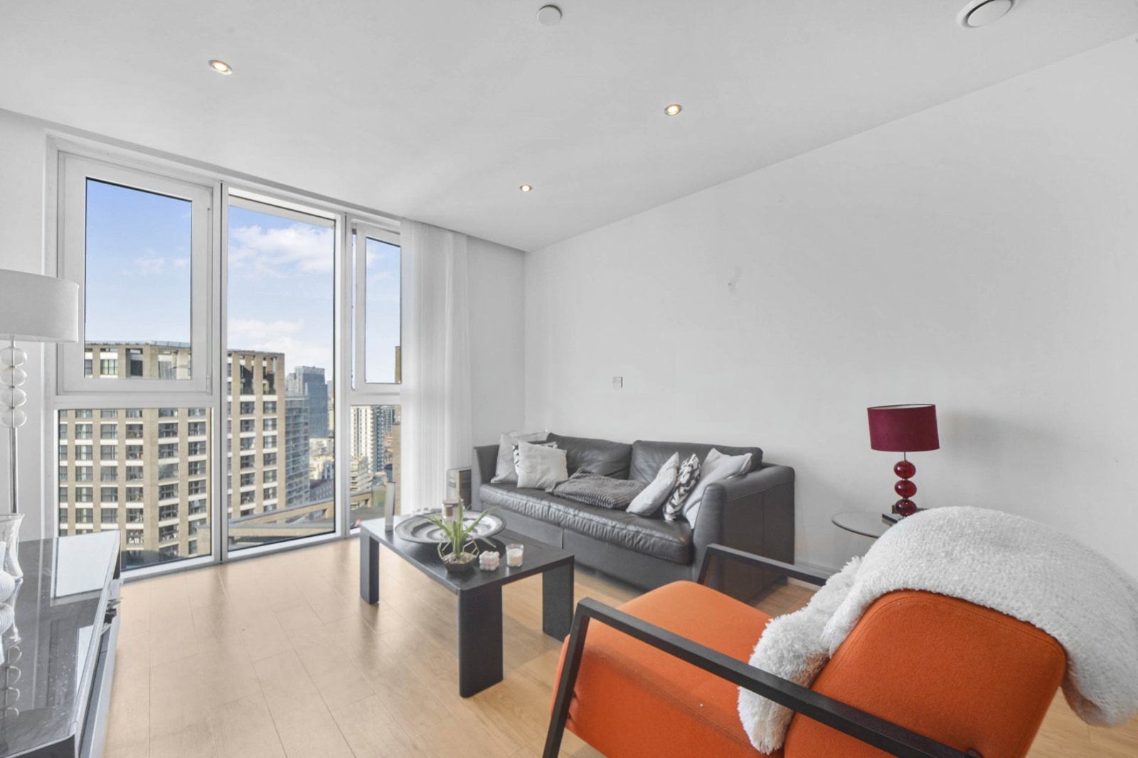 Alie Street – 2 Bedroom Apartment for Sale – £850,000 – Aldgate, London E1