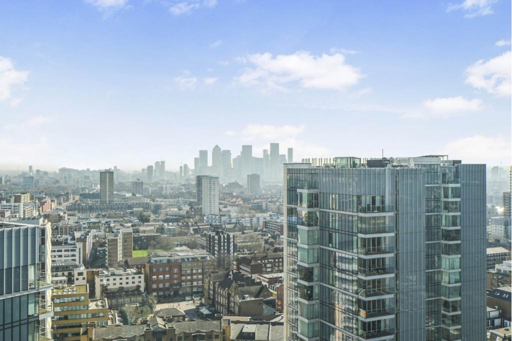 Alie Street – 2 Bedroom Apartment for Sale – £850,000 – Aldgate, London E1