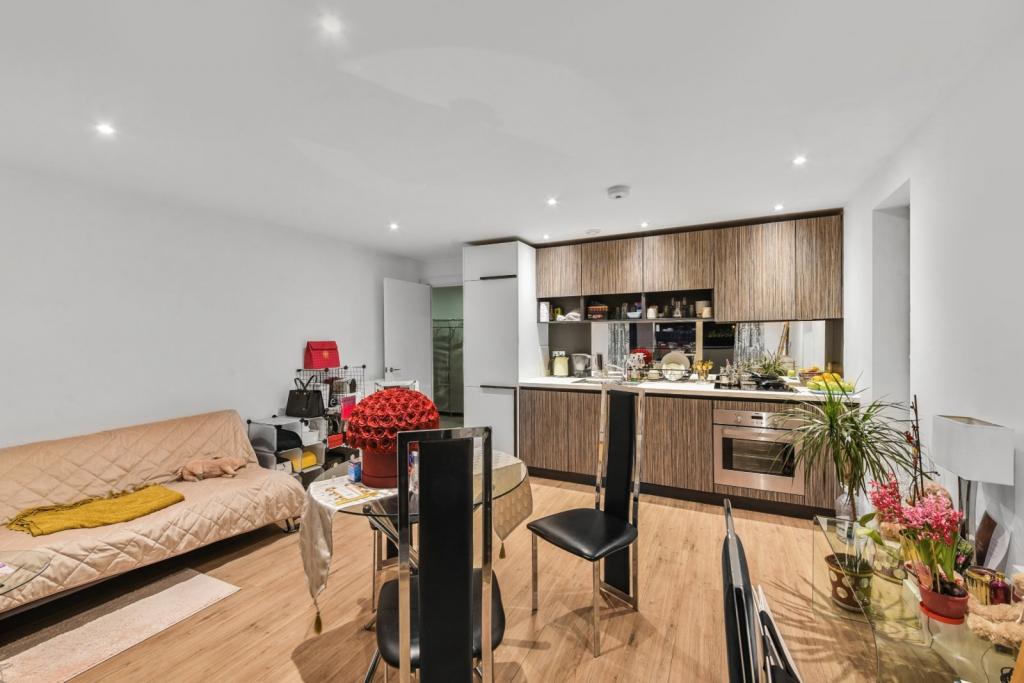 Hester House – 1 Bedroom Apartment for Sale – £300,000 – Lewisham, London SE13