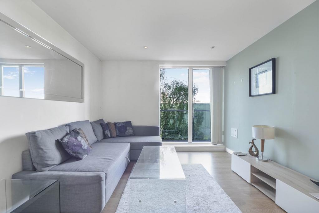 Ceram Court – 1 Bedroom Apartment for Sale – £285,000 – Bow, London E3