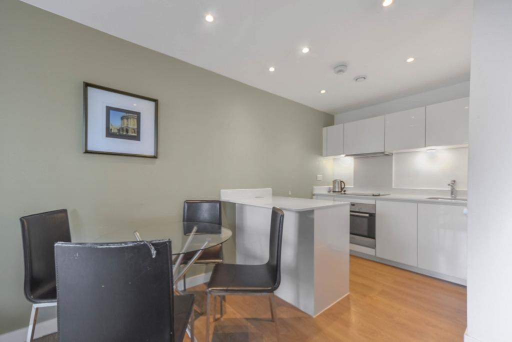 Ceram Court – 1 Bedroom Apartment for Sale – £285,000 – Bow, London E3