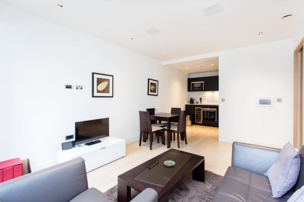 Roman House – 1 Bedroom Apartment for Sale – £618,950 – Barbican, London EC2Y