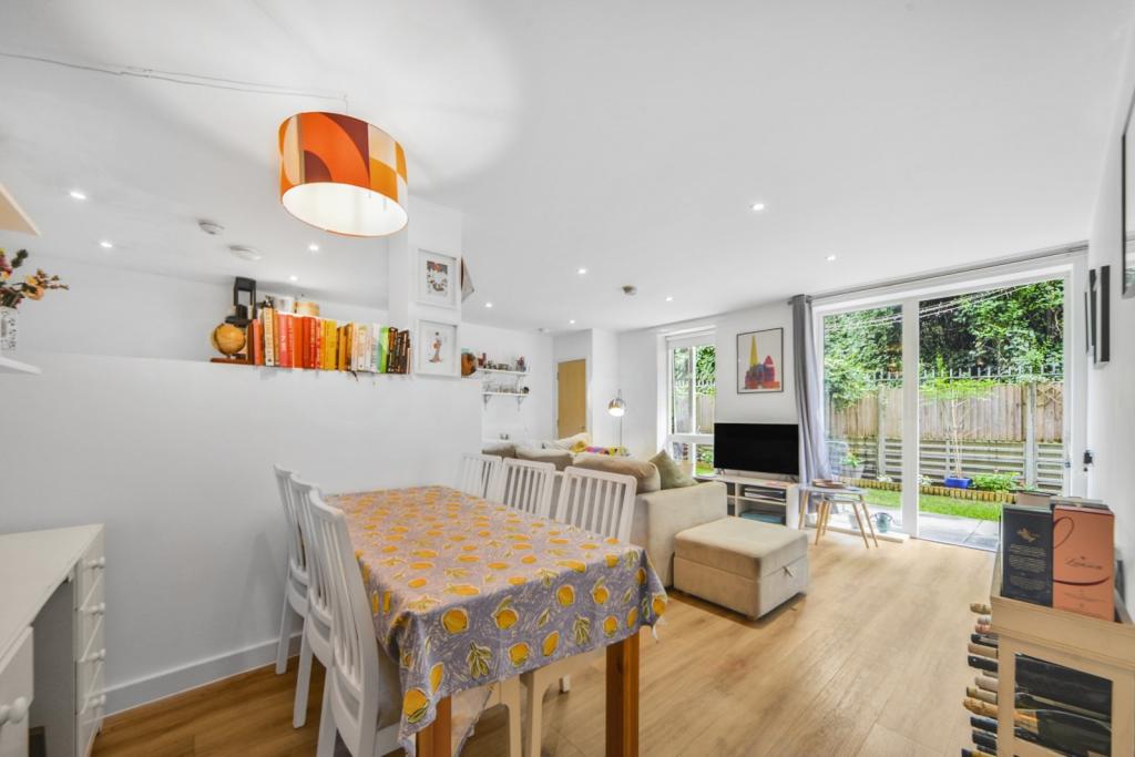 Nauticus Walk – 2 Bedroom Apartment for Sale – £560,000