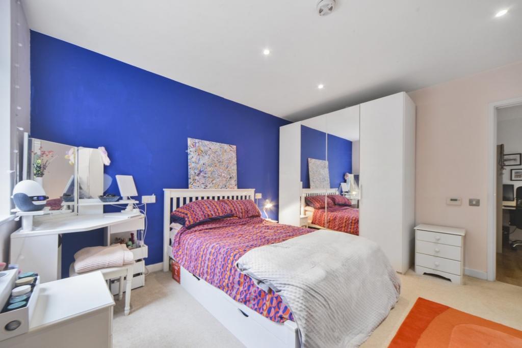 Nauticus Walk – 2 Bedroom Apartment for Sale – £560,000