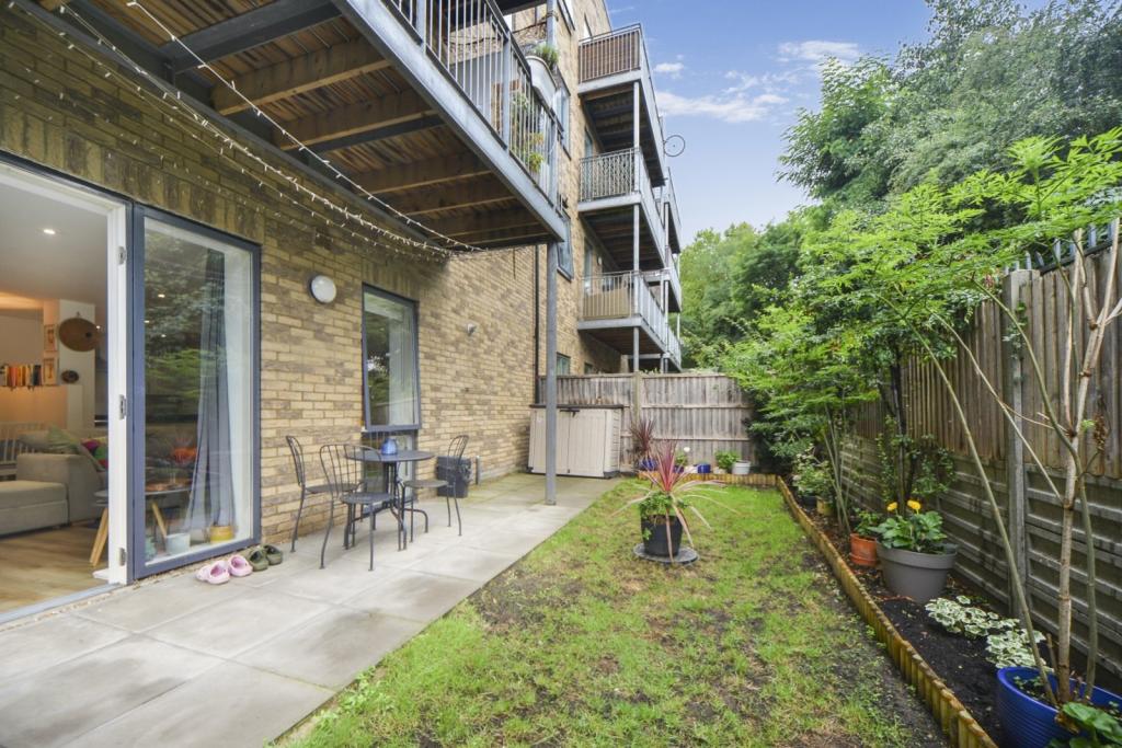 Nauticus Walk – 2 Bedroom Apartment for Sale – £560,000