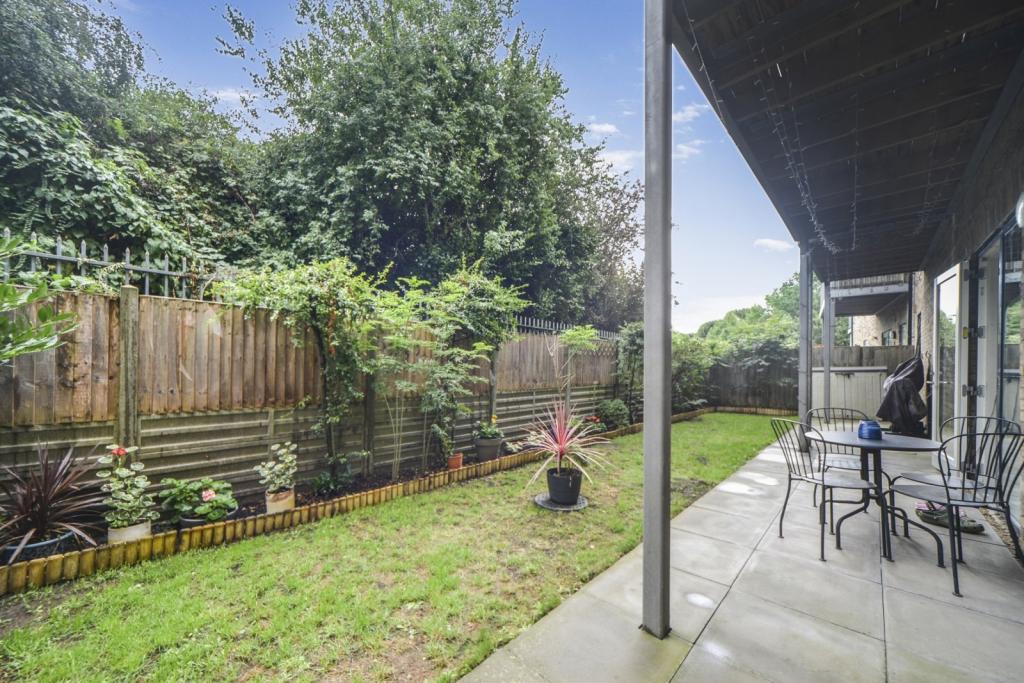 Nauticus Walk – 2 Bedroom Apartment for Sale – £560,000