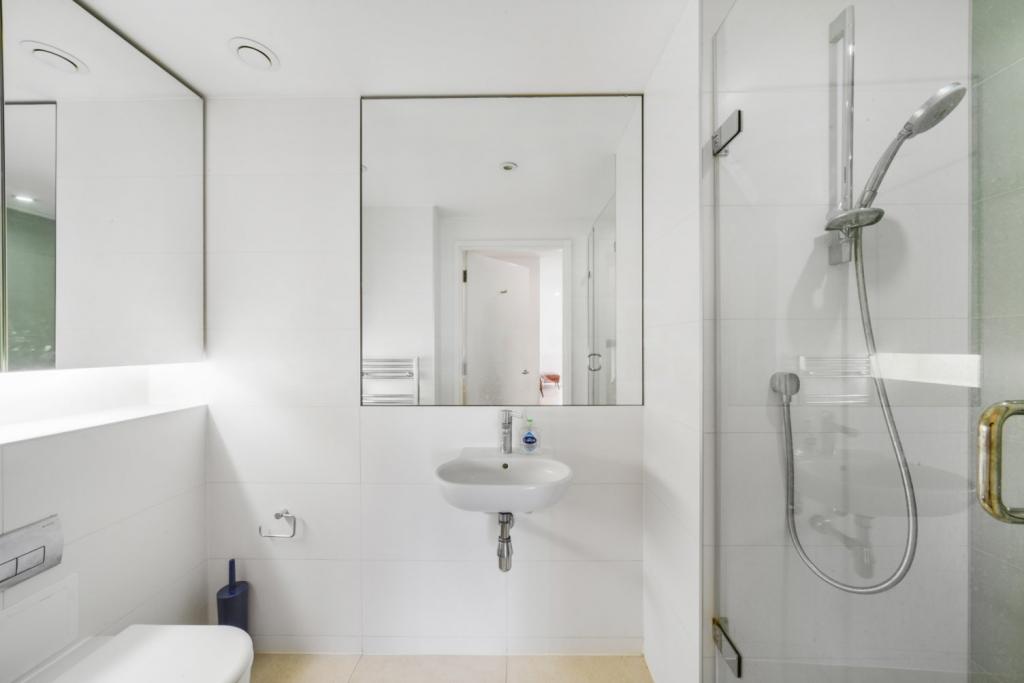 The Strata, Walworth Road, Elephant And Castle, London, SE1 – 2 Bedroom Apartment for Sale