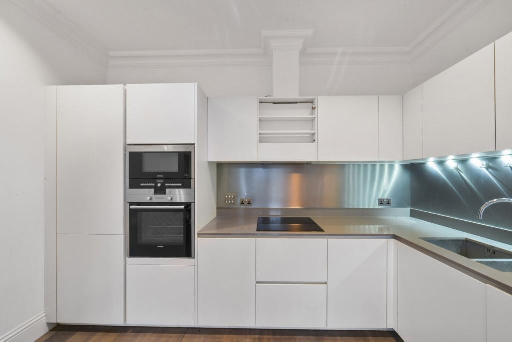 Sterling Mansions, Leman Street, Aldgate, London, E1 – 2 Bedroom Apartment for Sale