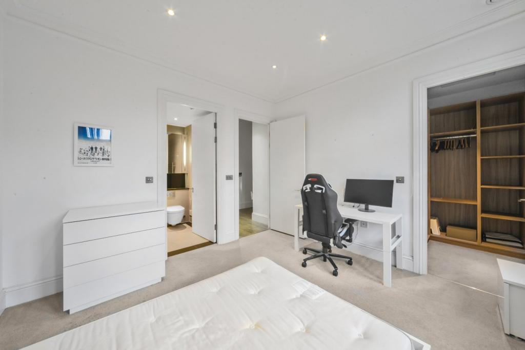 Sterling Mansions, Leman Street, Aldgate, London, E1 – 2 Bedroom Apartment for Sale