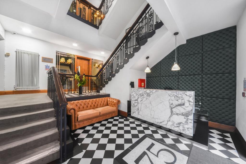 Sterling Mansions, Leman Street, Aldgate, London, E1 – 2 Bedroom Apartment for Sale