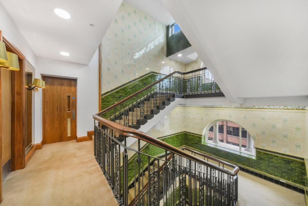 Sterling Mansions, Leman Street, Aldgate, London, E1 – 2 Bedroom Apartment for Sale