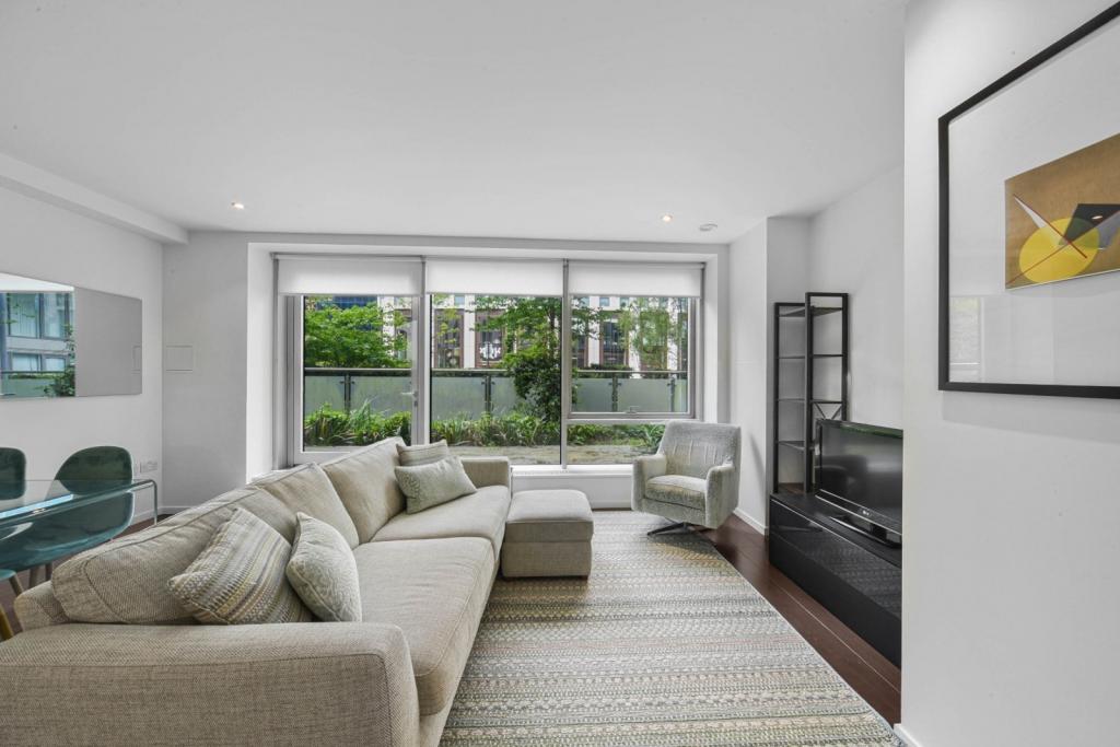 Baltimore Wharf, Canary Wharf, London, E14 – 1 Bedroom Apartment for Sale – £375,000 Asking Price