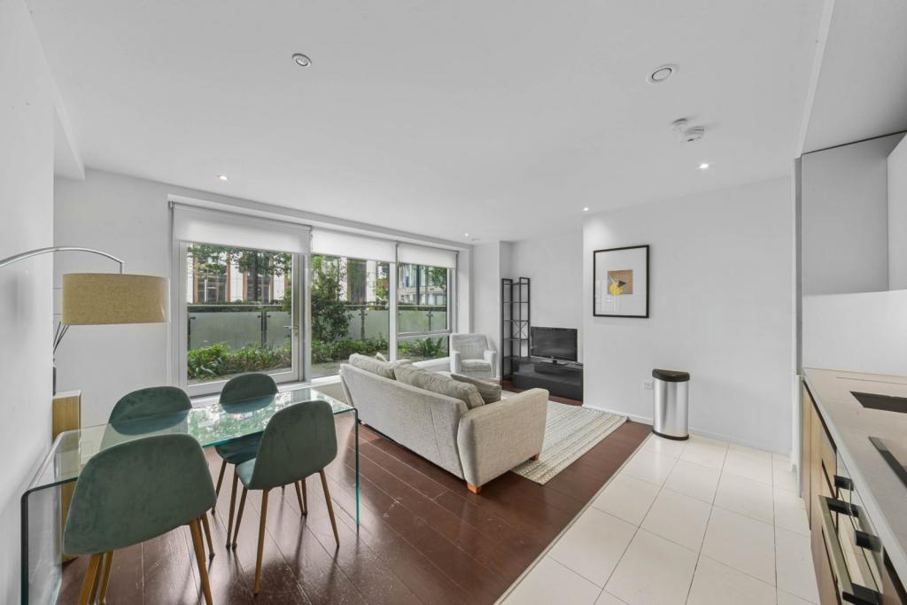 Baltimore Wharf, Canary Wharf, London, E14 – 1 Bedroom Apartment for Sale – £375,000 Asking Price