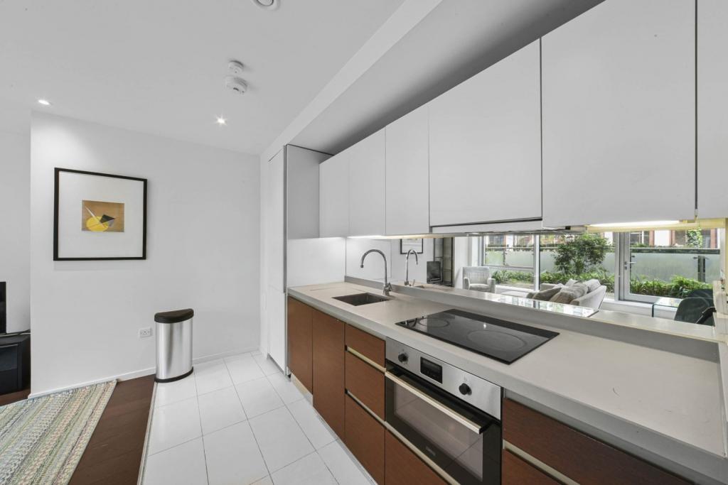 Baltimore Wharf, Canary Wharf, London, E14 – 1 Bedroom Apartment for Sale – £375,000 Asking Price