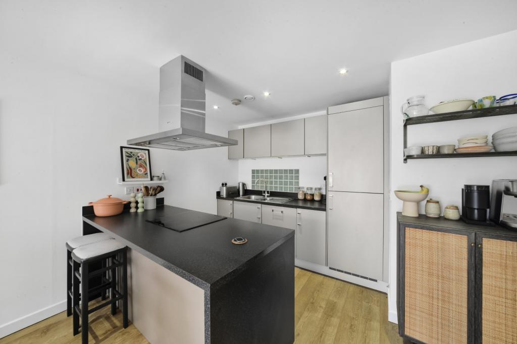Chadwick Court, Jonzen Walk, Poplar, London, E14 – 2 Bedroom Apartment for Sale