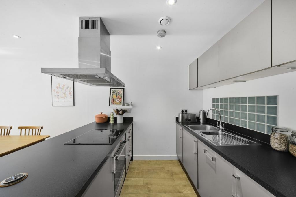 Chadwick Court, Jonzen Walk, Poplar, London, E14 – 2 Bedroom Apartment for Sale