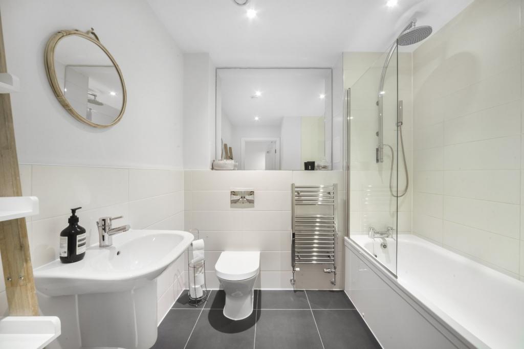 Chadwick Court, Jonzen Walk, Poplar, London, E14 – 2 Bedroom Apartment for Sale