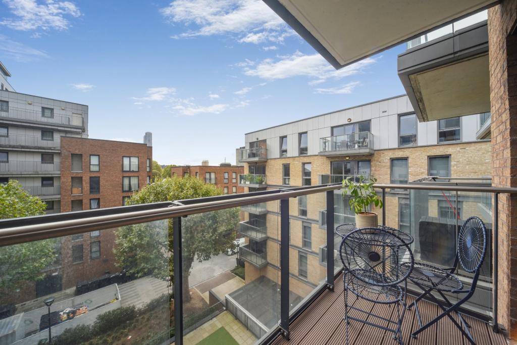 Chadwick Court, Jonzen Walk, Poplar, London, E14 – 2 Bedroom Apartment for Sale