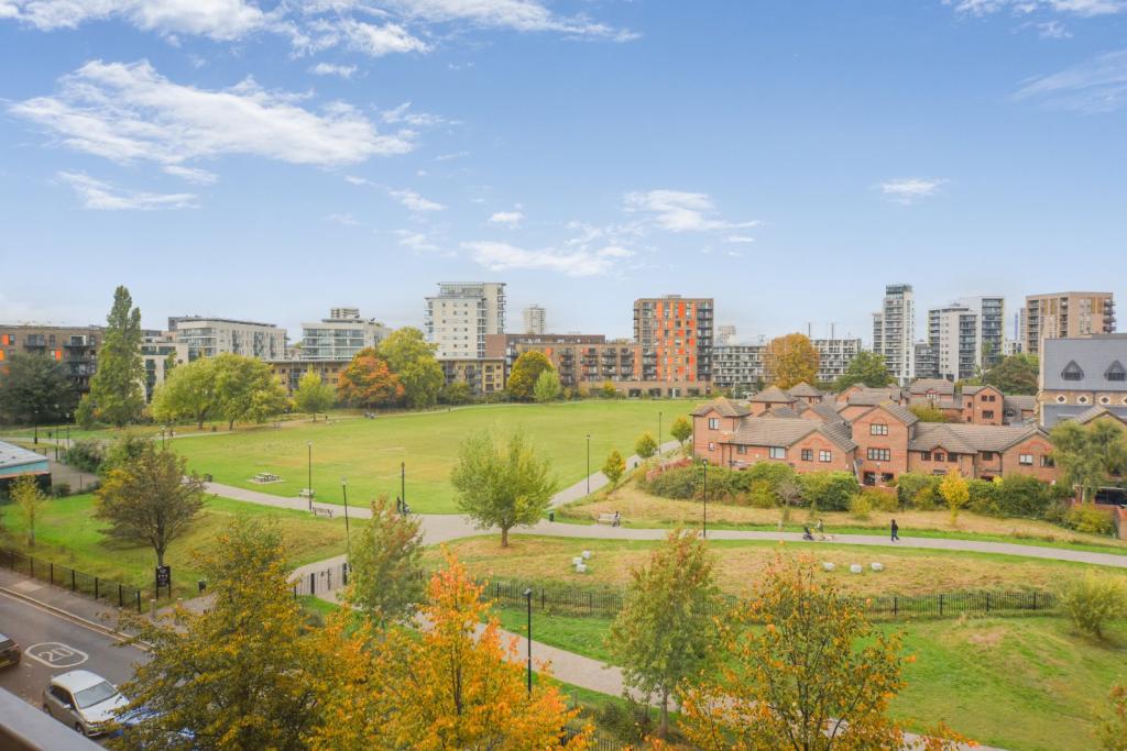 Chadwick Court, Jonzen Walk, Poplar, London, E14 – 2 Bedroom Apartment for Sale