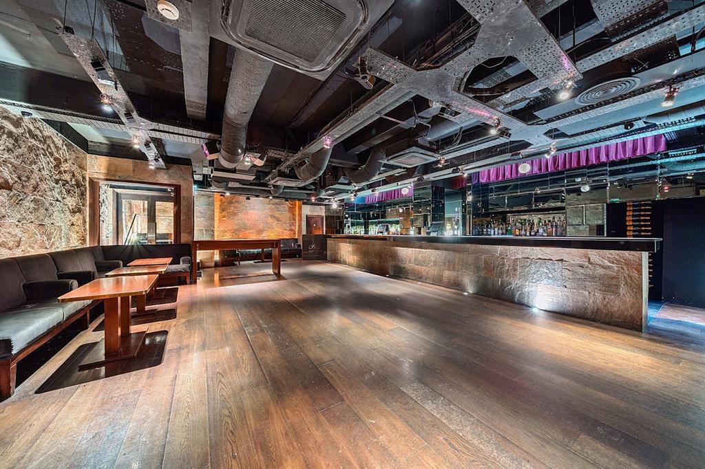 131 Aldersgate St, City of London – Retail Storefront for Lease – £55,000 per annum