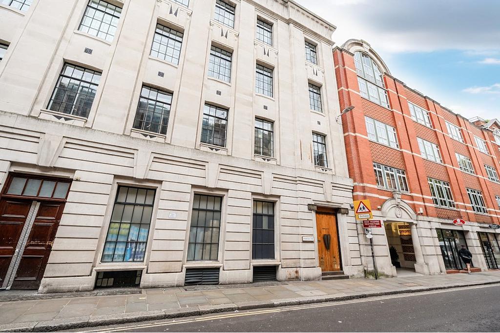 131 Aldersgate St, City of London – Retail Storefront for Lease – £55,000 per annum