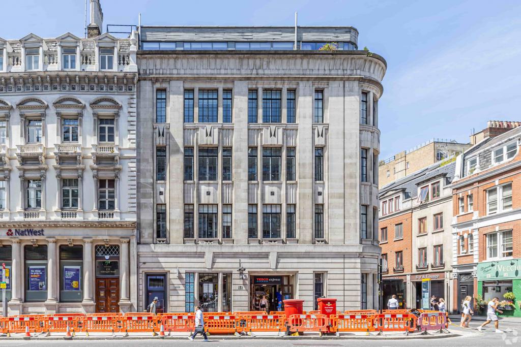 131 Aldersgate St, City of London – Retail Storefront for Lease – £55,000 per annum