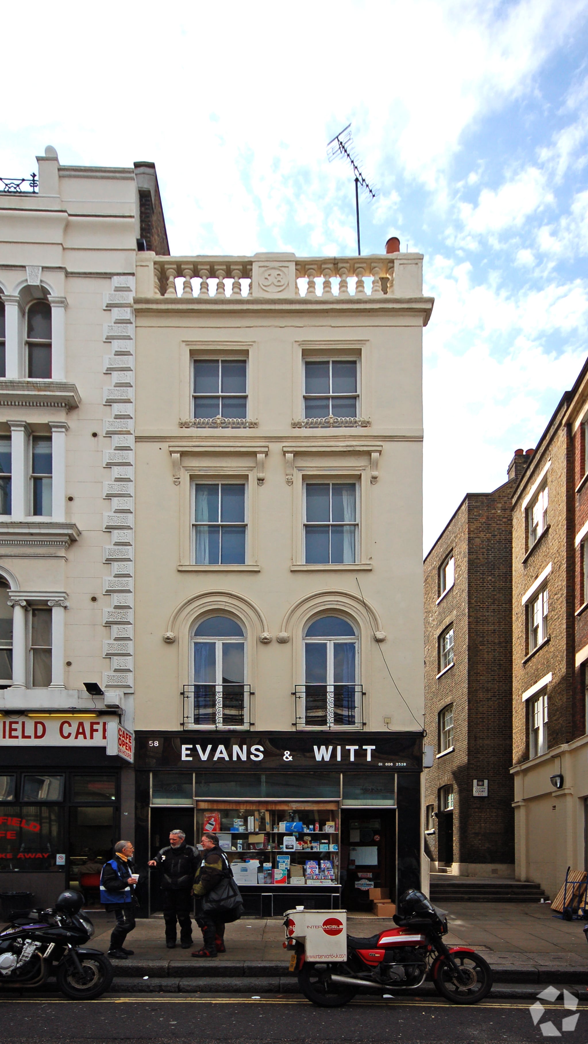 For Lease – 58 Long Ln – Storefront Retail/Residential – City of London