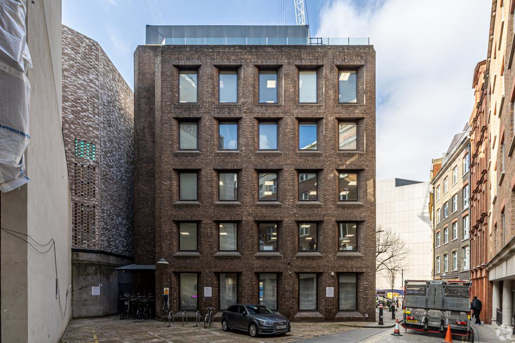 For Lease – 6 Snow Hill – Office Space – City Fringe Submarket – London EC1A