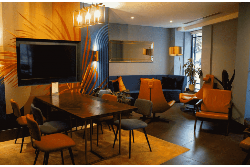 For Lease – 20 Little Britain – Office Space – City Fringe Submarket – London EC1A