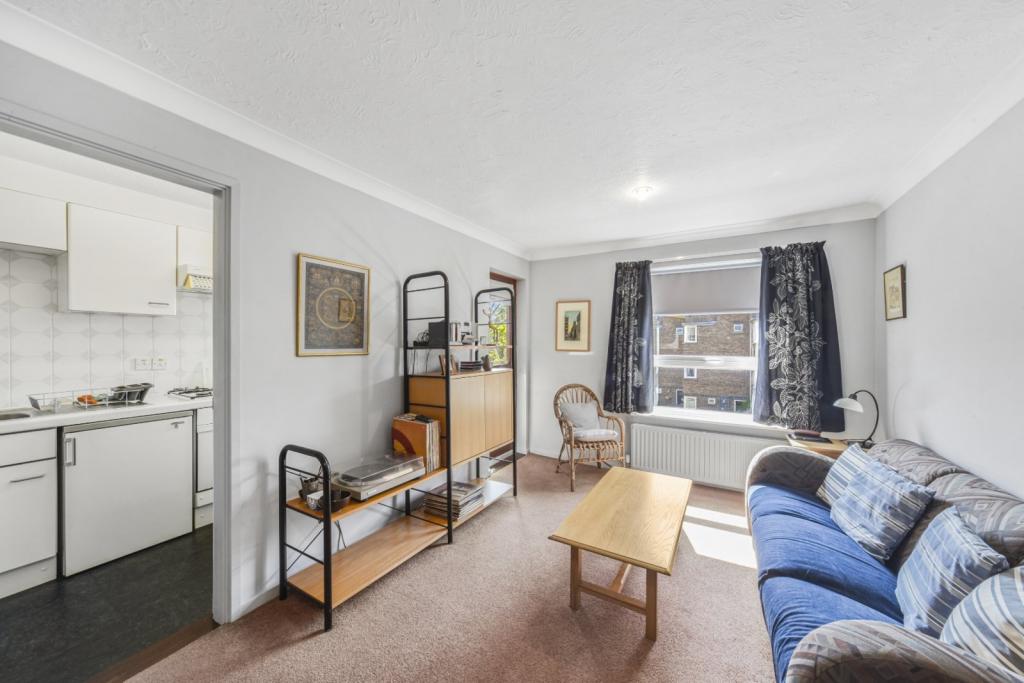 For Sale – Horseshoe Close, Isle of Dogs, London, E14 – One Bedroom Apartment – £300,000