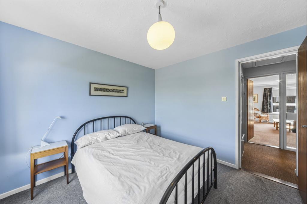 For Sale – Horseshoe Close, Isle of Dogs, London, E14 – One Bedroom Apartment – £300,000